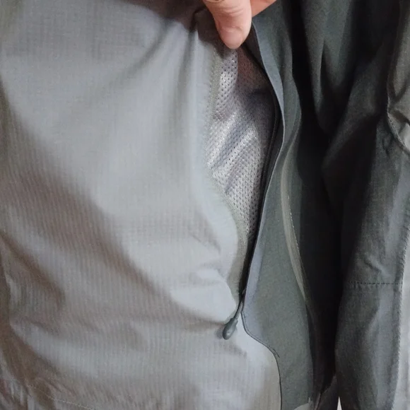 Outdoor Research Women's Shell Windbreaker hood zips into collar & side zip - Picture 5 of 15